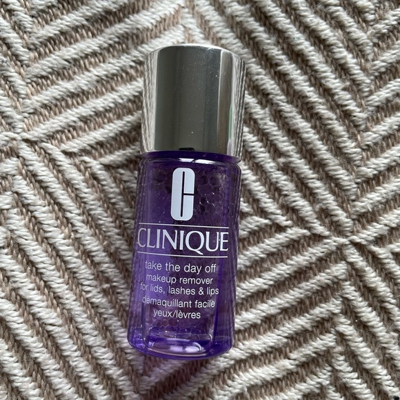 Clinique Skincare Set - Liquid Facial Soap, Clarifying Lotion 2 & Makeup Remover - Picture 5 of 5